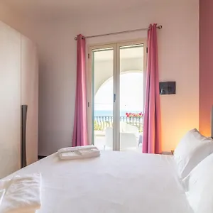 Archi Sul Mare Cava dʼAliga